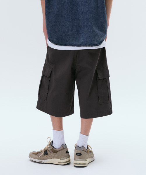 MUSINSA STANDARD（ムシンサスタンダード）の「ワンタックカーゴバミューダパンツ [ダークグレー]（その他パンツ・メンズ・その他・30/31/33/26/27/28/40/38/42/36/34/32/29）」の3枚目の写真