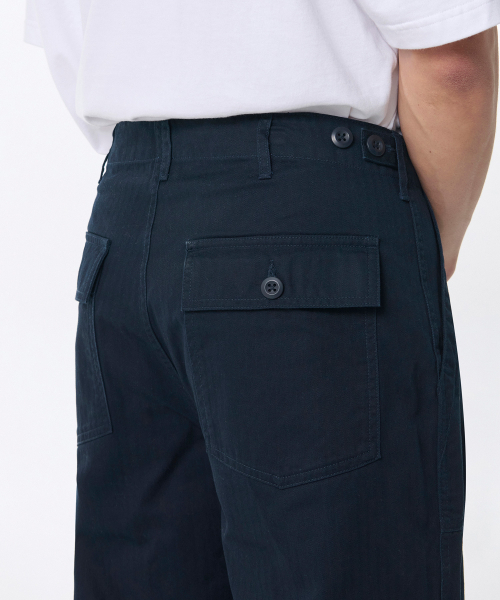 MUSINSA STANDARD（ムシンサスタンダード）の「コットンヘリンボーンレプリカパティグパンツ[ネイビー]（その他パンツ・メンズ・その他・33/34/36/38/40/42/26/27/28/29/30/31/32）」の5枚目の写真