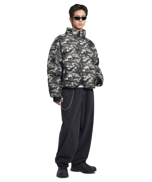 NOMANUAL(NOMANUAL)の「WAVE CURVED DENIM PANTS - BLACK(デニムパンツ・レディース・その他・SMALL/MEDIUM/LARGE/X-LARGE)」の3枚目の写真