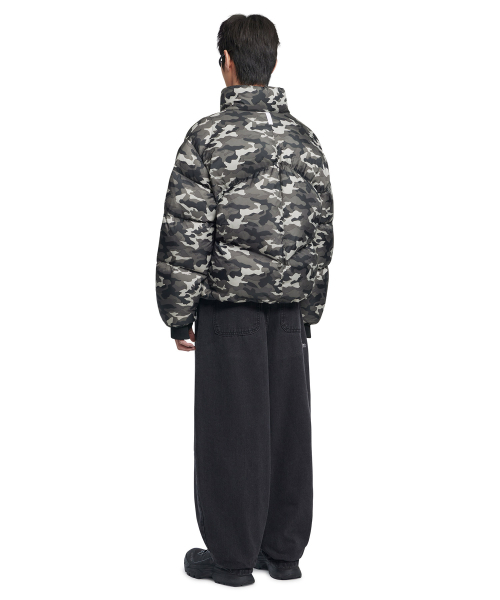 NOMANUAL(NOMANUAL)の「WAVE CURVED DENIM PANTS - BLACK(デニムパンツ・レディース・その他・SMALL/MEDIUM/LARGE/X-LARGE)」の4枚目の写真