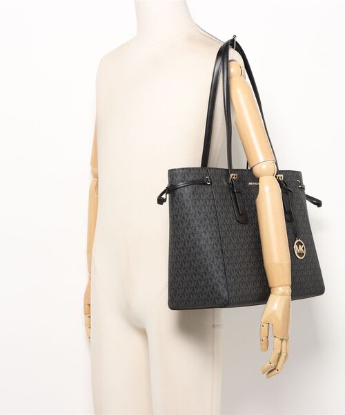 MICHAEL KORS（マイケルコース）の「VOYAGER LG MF TZ TOTE トートバッグ（トートバッグ・レディース・ブラック・FREE）」の5枚目の写真