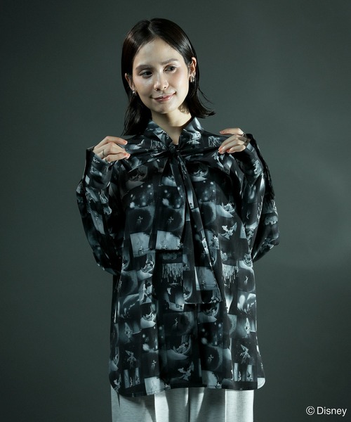 Disney(ディズニー)の「FANTASIA/総柄ボウタイブラウス(シャツ/ブラウス・レディース・ブラック・FREE)」の2枚目の写真