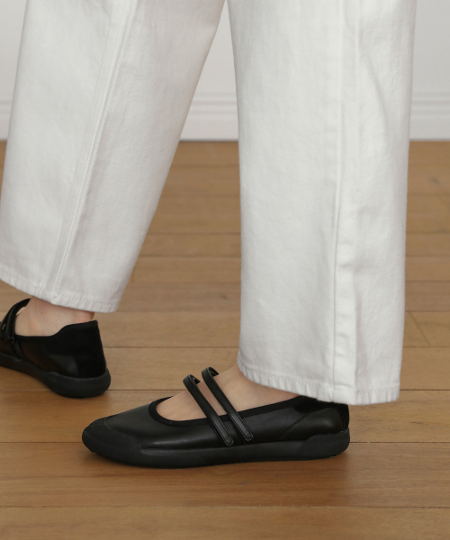 SAPPUN（サプン）の「Bernice ストラップ メリージェーン スニーカー (3cm)（スニーカー・レディース・アイボリー/ブラック・23cm/23.5cm/24cm/24.5cm/25cm）」の5枚目の写真