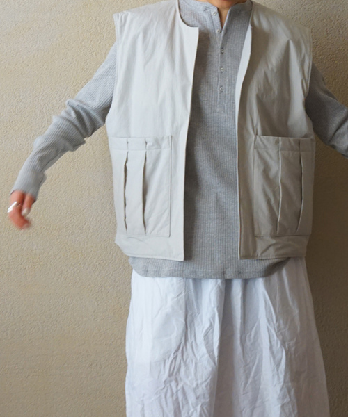 JOURNAL STANDARD LUXE（ジャーナルスタンダード　ラックス）の「Puff VEST（その他アウター・レディース・ブラック/ライトグレー・FREE）」の2枚目の写真