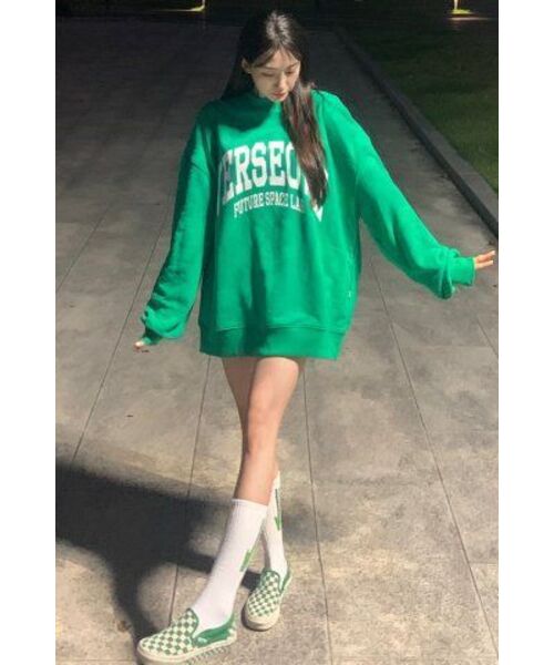 VERSE ONE(バースワン)の「ARCH LOGO CREWNECK SWEATSHIRTS GREEN(スウェット・レディース・その他・LARGE/MEDIUM/SMALL)」の9枚目の写真