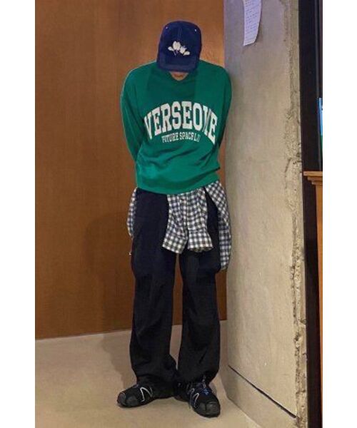 VERSE ONE(バースワン)の「ARCH LOGO CREWNECK SWEATSHIRTS GREEN(スウェット・レディース・その他・LARGE/MEDIUM/SMALL)」の11枚目の写真