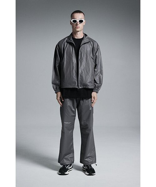 APOSTROPHE COMMA(アポストロフィコンマ)の「ハイグロッシーストリングナイロンワイドパンツ(ダークグレー)(スウェットパンツ・メンズ・その他・SMALL/LARGE/MEDIUM)」の3枚目の写真