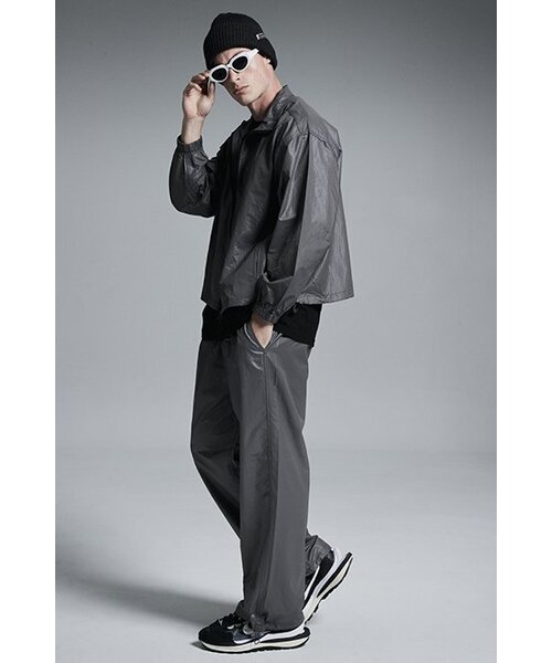 APOSTROPHE COMMA(アポストロフィコンマ)の「ハイグロッシーストリングナイロンワイドパンツ(ダークグレー)(スウェットパンツ・メンズ・その他・SMALL/LARGE/MEDIUM)」の8枚目の写真