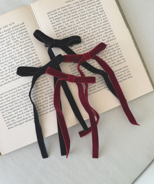 kutir（クティール）の「kutirlune／【2P】ベロアリボンピン（ヘアピン・レディース・ブラック/ボルドー・FREE）」の3枚目の写真