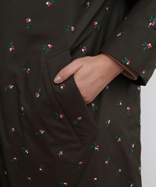 CHILD WOMAN（チャイルドウーマン）の「EVOダウン 小花刺繍ステンコート（ステンカラーコート・レディース・カーキ・FREE）」の8枚目の写真