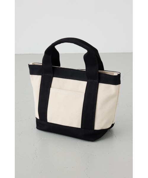AZUL by moussy(アズールバイマウジー)の「パッチ付きミニトートバッグ【着用画像あり】(トートバッグ・メンズ・ホワイト/ブラック/グレー・FREE)」の8枚目の写真