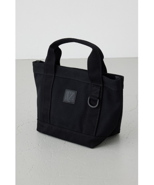 AZUL by moussy(アズールバイマウジー)の「パッチ付きミニトートバッグ【着用画像あり】(トートバッグ・メンズ・ホワイト/ブラック/グレー・FREE)」の14枚目の写真