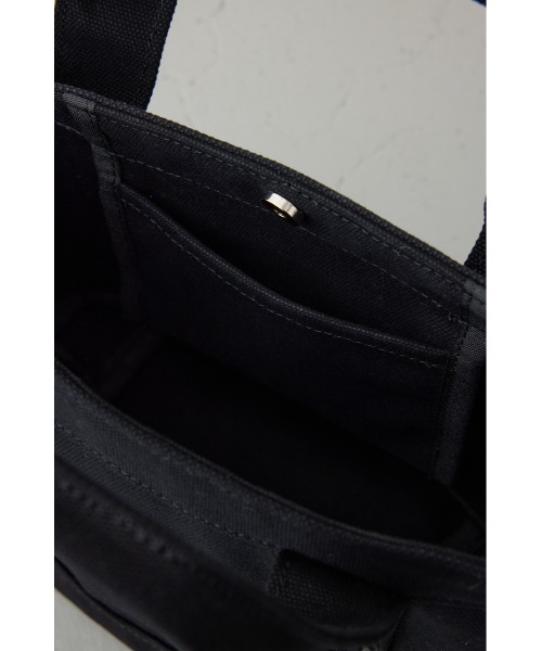 AZUL by moussy(アズールバイマウジー)の「パッチ付きミニトートバッグ【着用画像あり】(トートバッグ・メンズ・ホワイト/ブラック/グレー・FREE)」の20枚目の写真