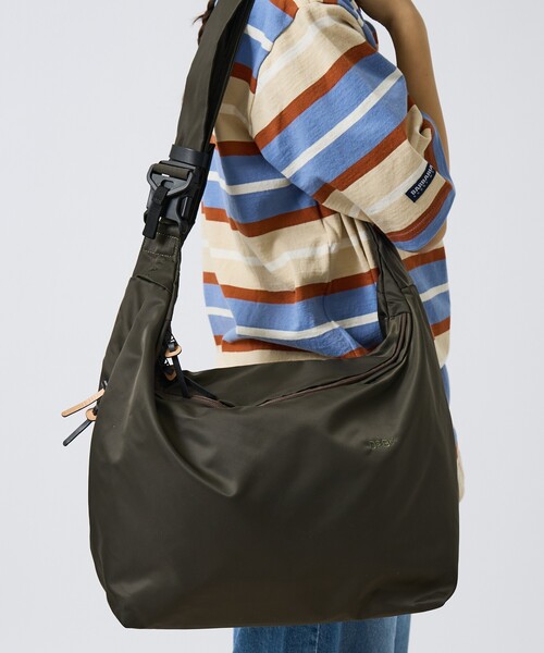 ABAHOUSE(アバハウス)の「【DsBk / ディーエスビーケー】 REGISTER SLING L /スリングバッグ /ユニセックス 【WEB限定】(バックパック/リュック・メンズ・グレー/ブラック/カーキ/ネイビー・フリー)」の3枚目の写真