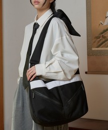 狐独（コドク）の「トラックラインショルダーバッグ（ショルダーバッグ）」