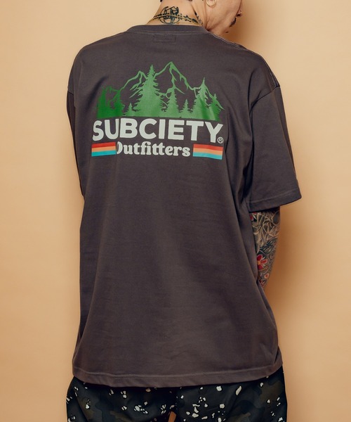 Subciety(サブサエティ)の「Outfitters tee(Tシャツ/カットソー・メンズ・ブラック/ホワイト/チャコール・SMALL/MEDIUM/LARGE/X-LARGE/XX-LARGE)」の3枚目の写真