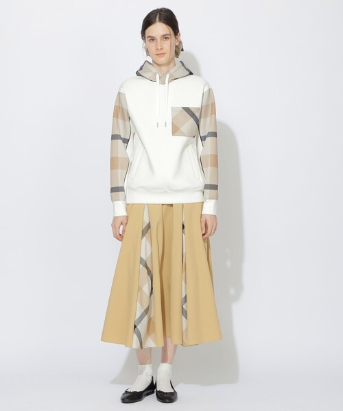 CB CRESTBRIDGE（シービークレストブリッジ）の「パーシャルチェック切替フーディー（パーカー・レディース・オフホワイト/ブラック・3/2/1）」の17枚目の写真