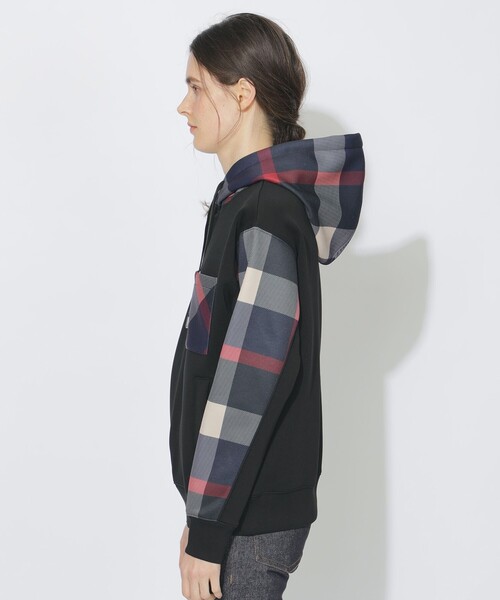 CB CRESTBRIDGE（シービークレストブリッジ）の「パーシャルチェック切替フーディー（パーカー・レディース・オフホワイト/ブラック・3/2/1）」の7枚目の写真