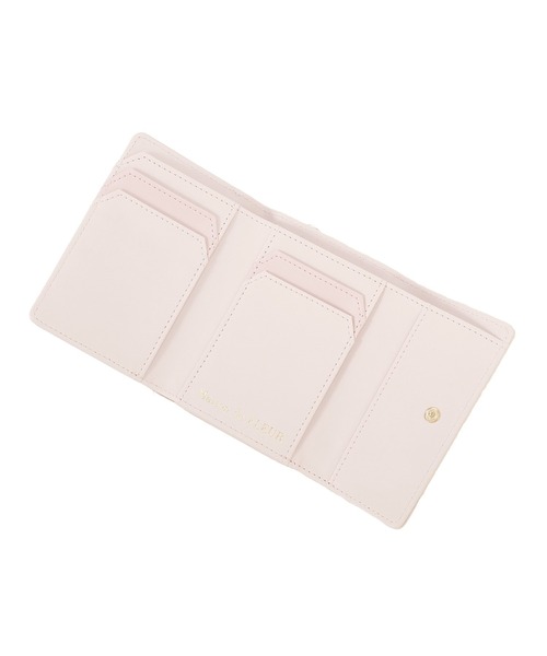 Maison de FLEUR canone  野薔薇で留める　ウォレットプラム 新作のウォレット第二弾登場🎀 | メゾンドフルール | 大丸札幌店公式