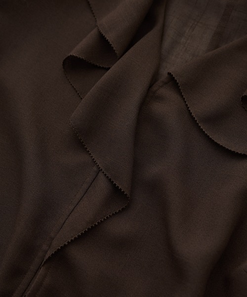 ROPE'（ロペ）の「リネンライクフリルカラーブラウス/イージーケア・セットアップ対応（シャツ/ブラウス・レディース・ダークブラウン/ベージュ・38）」の15枚目の写真