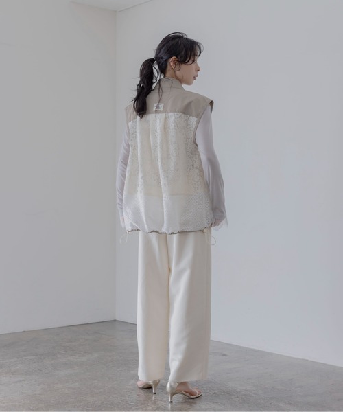 Eimee Law（エイミーロウ）の「メッシュレーススタンドカラージレ（ベスト・レディース・ブラック/アイボリー・FREE）」の5枚目の写真