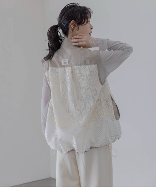 Eimee Law（エイミーロウ）の「メッシュレーススタンドカラージレ（ベスト・レディース・ブラック/アイボリー・FREE）」の7枚目の写真