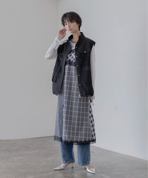 Eimee Law（エイミーロウ）の「メッシュレーススタンドカラージレ（ベスト・レディース・ブラック/アイボリー・FREE）」の10枚目の写真