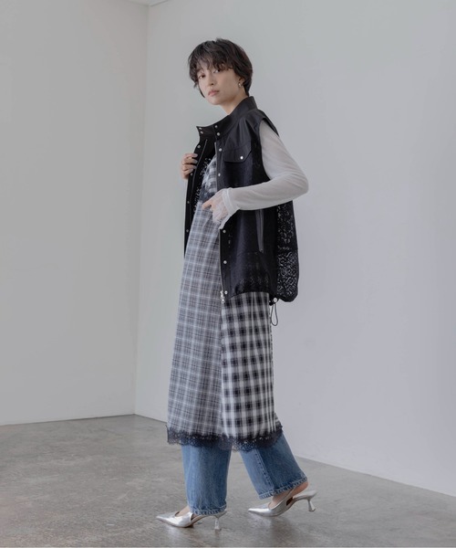 Eimee Law（エイミーロウ）の「メッシュレーススタンドカラージレ（ベスト・レディース・ブラック/アイボリー・FREE）」の11枚目の写真