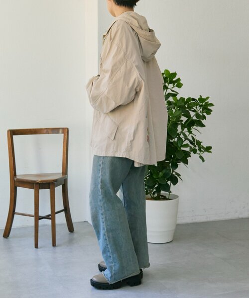 ear PAPILLONNER(イアパピヨネ)の「Kendai×SUM1 STYLE別注マンパ【SUM1 STYLE】(その他アウター・レディース・ブルー/ベージュ・FREE)」の5枚目の写真
