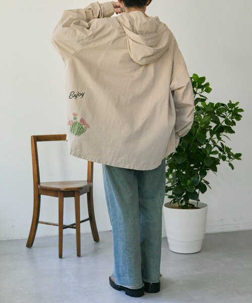 ear PAPILLONNER(イアパピヨネ)の「Kendai×SUM1 STYLE別注マンパ【SUM1 STYLE】(その他アウター・レディース・ブルー/ベージュ・FREE)」の6枚目の写真