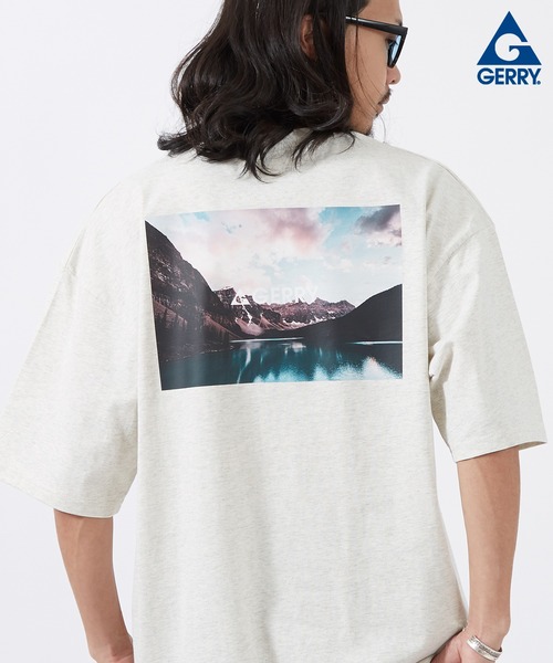 GERRY（ジェリー）の「【GERRY】別注 プリント 半袖Tシャツ（Tシャツ/カットソー・メンズ・カーキ/ブラック/ホワイト系/ホワイト系1/ホワイト系2/ブラック系5/ブルー/ライトグレー系1/ブラック系2/カーキ系2/ブルー系2/ホワイト系3/ライトグレー系3/ブラック系4/カーキ系4/ブルー系4/ホワイト系5/ホワイト/ライトグレー/ライトグレー系/ブラック系1/ライトグレー系2/ブラック系3/カーキ系3/ブルー系3/ホワイト系4/カーキ系5/ブルー系5/ブラック系/カーキ系/ブルー系/カーキ系1/ブルー系1/ライトグレー系4/ライトグレー系5・SMALL/MEDIUM/LARGE/X-LARGE）」の17枚目の写真