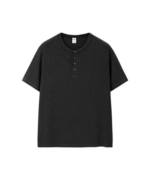 BUTTON SEOUL(ボタンソウル)の「ベーシックヘンリーネックリラックスドスリムフィットショートスリーブTシャツ(ダークベージュ/ブラック)(Tシャツ/カットソー・メンズ・ブラック/ダークベージュ・M(48)/L(50)/XL)」の1枚目の写真