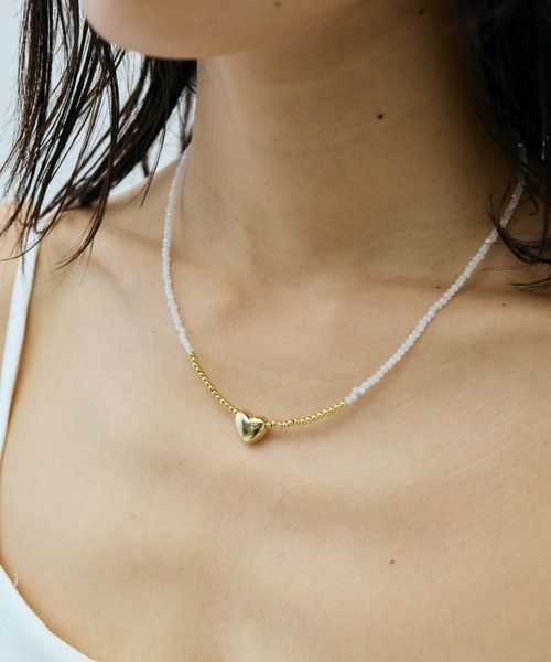 DRWCYS(ドロシーズ)の「ハートビーズネックレス(ネックレス・レディース・ブラック/ホワイト・FREE)」の4枚目の写真