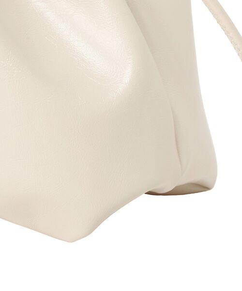 earth music&ecology（アースミュージックアンドエコロジー）の「マルチWAY巾着バッグ（ハンドバッグ・レディース・イエロー/アイボリー/ブラック・FREE）」の11枚目の写真