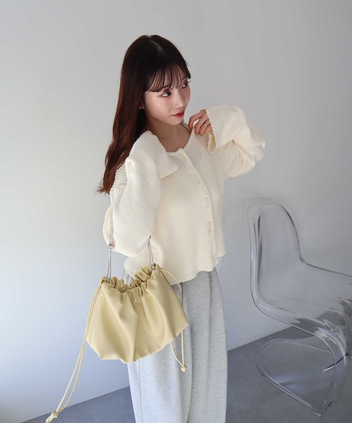 earth music&ecology（アースミュージックアンドエコロジー）の「マルチWAY巾着バッグ（ハンドバッグ・レディース・イエロー/アイボリー/ブラック・FREE）」の5枚目の写真