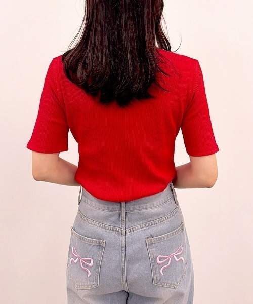 CLOTHY(クロシィ)の「【ゆるタートルで、首元の日焼け対策にも◎】テレコ リブ タートルネック 5分袖Tシャツ(Tシャツ/カットソー・レディース・アイボリー/ホワイト系/レッド/ブラウン/ブラック・MEDIUM/LARGE)」の21枚目の写真