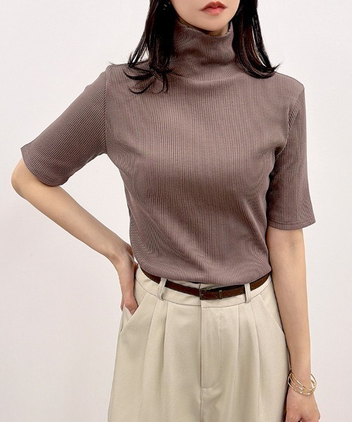 CLOTHY(クロシィ)の「【ゆるタートルで、首元の日焼け対策にも◎】テレコ リブ タートルネック 5分袖Tシャツ(Tシャツ/カットソー・レディース・アイボリー/ホワイト系/レッド/ブラウン/ブラック・MEDIUM/LARGE)」の19枚目の写真