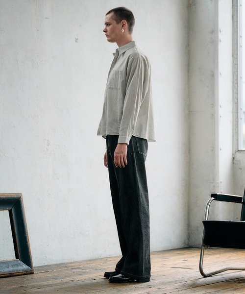 Regen Glanz(レーゲングランツ)の「textured urban cropped shirt / テクスチャーアーバンクロップドシャツ(シャツ/ブラウス・メンズ・グレイッシュベージュ/ブルー/スモークピンク・SMALL/LARGE/MEDIUM)」の9枚目の写真