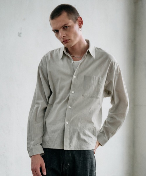 Regen Glanz(レーゲングランツ)の「textured urban cropped shirt / テクスチャーアーバンクロップドシャツ(シャツ/ブラウス・メンズ・グレイッシュベージュ/ブルー/スモークピンク・SMALL/LARGE/MEDIUM)」の7枚目の写真