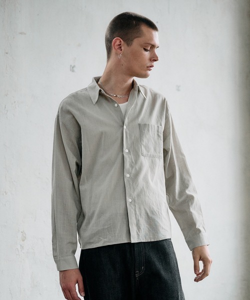 Regen Glanz(レーゲングランツ)の「textured urban cropped shirt / テクスチャーアーバンクロップドシャツ(シャツ/ブラウス・メンズ・グレイッシュベージュ/ブルー/スモークピンク・SMALL/LARGE/MEDIUM)」の6枚目の写真