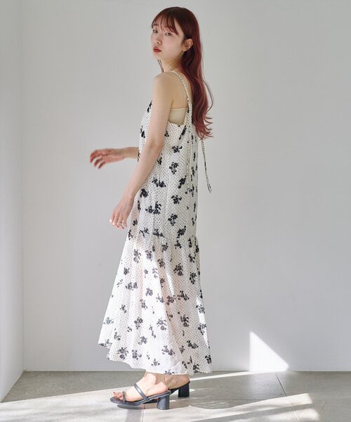 Kastane(カスタネ)の「【WEB先行/2サイズ展開/低身長サイズ】ドットフラワーキャミワンピース(ワンピース・レディース・ブラック/アイボリー・0/1)」の18枚目の写真
