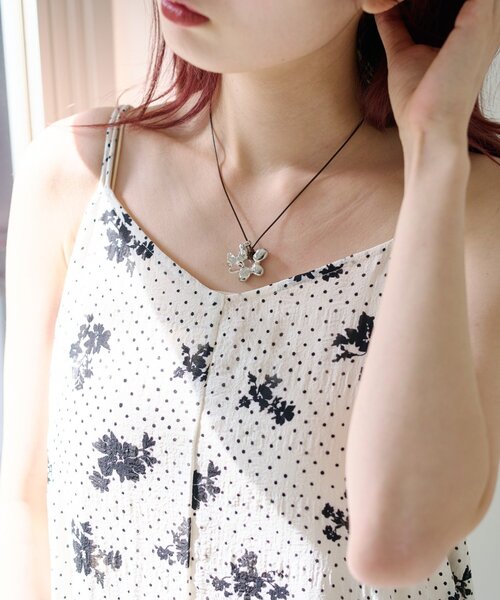 Kastane(カスタネ)の「【WEB先行/2サイズ展開/低身長サイズ】ドットフラワーキャミワンピース(ワンピース・レディース・ブラック/アイボリー・0/1)」の21枚目の写真