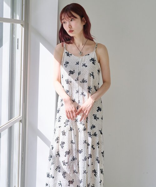 Kastane(カスタネ)の「【WEB先行/2サイズ展開/低身長サイズ】ドットフラワーキャミワンピース(ワンピース・レディース・ブラック/アイボリー・0/1)」の3枚目の写真