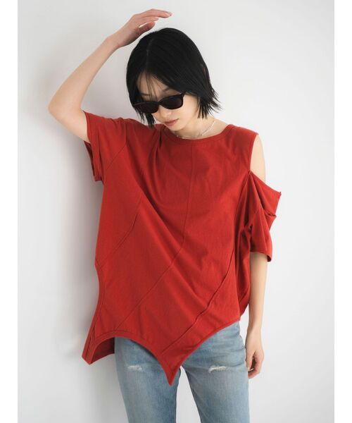 Ungrid(アングリッド)の「アシメデザインTee(Tシャツ/カットソー・レディース・ブラック/レッド/オフホワイト・FREE)」の7枚目の写真