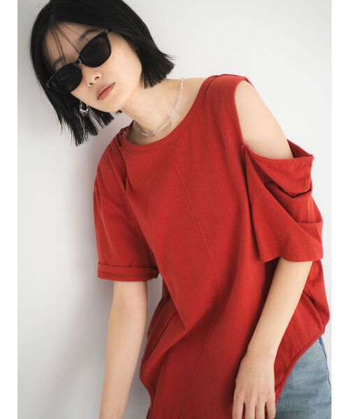 Ungrid(アングリッド)の「アシメデザインTee(Tシャツ/カットソー・レディース・ブラック/レッド/オフホワイト・FREE)」の8枚目の写真