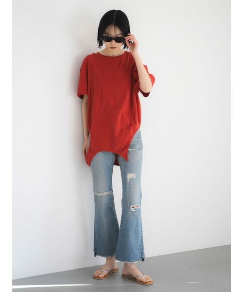Ungrid(アングリッド)の「アシメデザインTee(Tシャツ/カットソー・レディース・ブラック/レッド/オフホワイト・FREE)」の11枚目の写真
