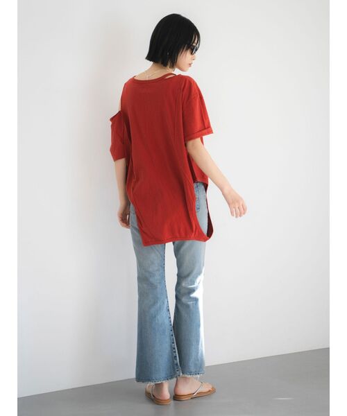 Ungrid(アングリッド)の「アシメデザインTee(Tシャツ/カットソー・レディース・ブラック/レッド/オフホワイト・FREE)」の12枚目の写真