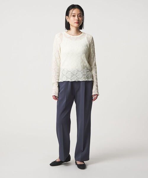 A DAY IN THE LIFE UNITED ARROWS(アデイインザライフユナイテッドアローズ)の「フラワーレース コンパクト プルオーバー <A DAY IN THE LIFE>(Tシャツ/カットソー・レディース・ダークグレー/オフホワイト・FREE)」の4枚目の写真