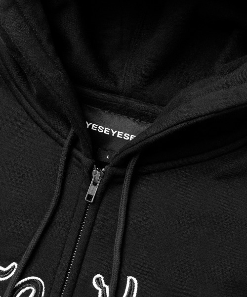 YESEYESEE(イエスアイシー)の「Y.E.S Snail Logo Zip-up Hoodie(パーカー・メンズ・ブラック/ダークブラウン・XL/L/M/S)」の4枚目の写真