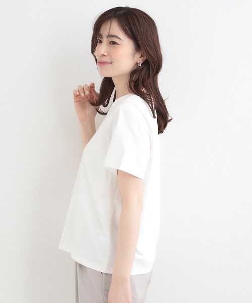 SHOO・LA・RUE（シューラルー）の「【綿100%/プチプラ/S-LL】カジュアルすぎない フェミニンプリントTシャツ（Tシャツ/カットソー・レディース・チャコールグレー/ホワイト系1/ホワイト系2/ピンク系1・01/02/03/04）」の6枚目の写真